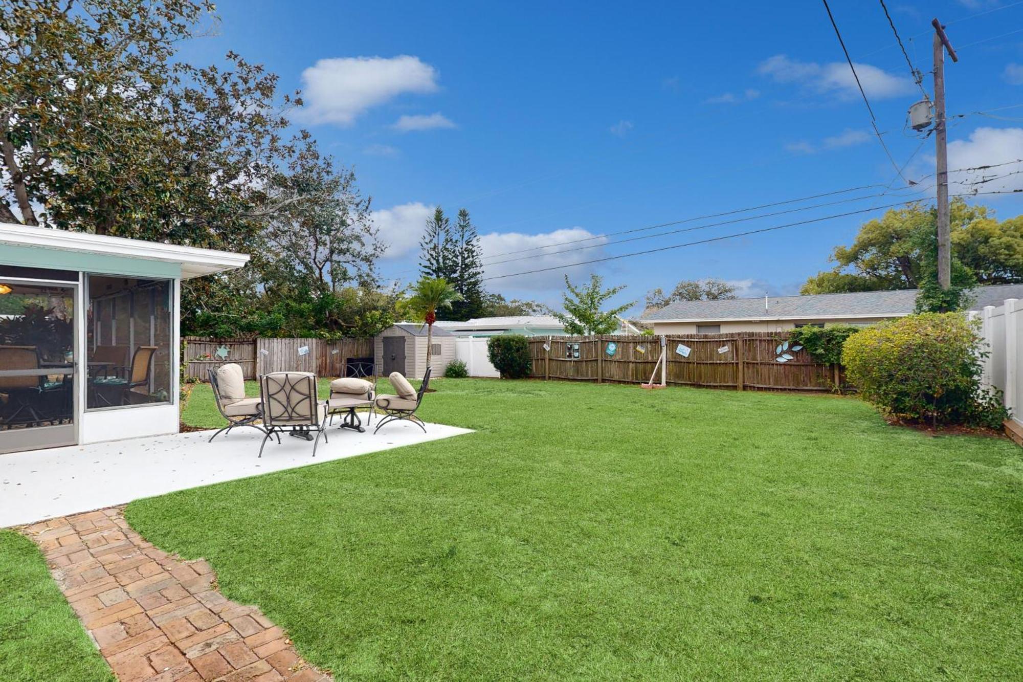 Relax In Retro Villa Clearwater Exterior photo