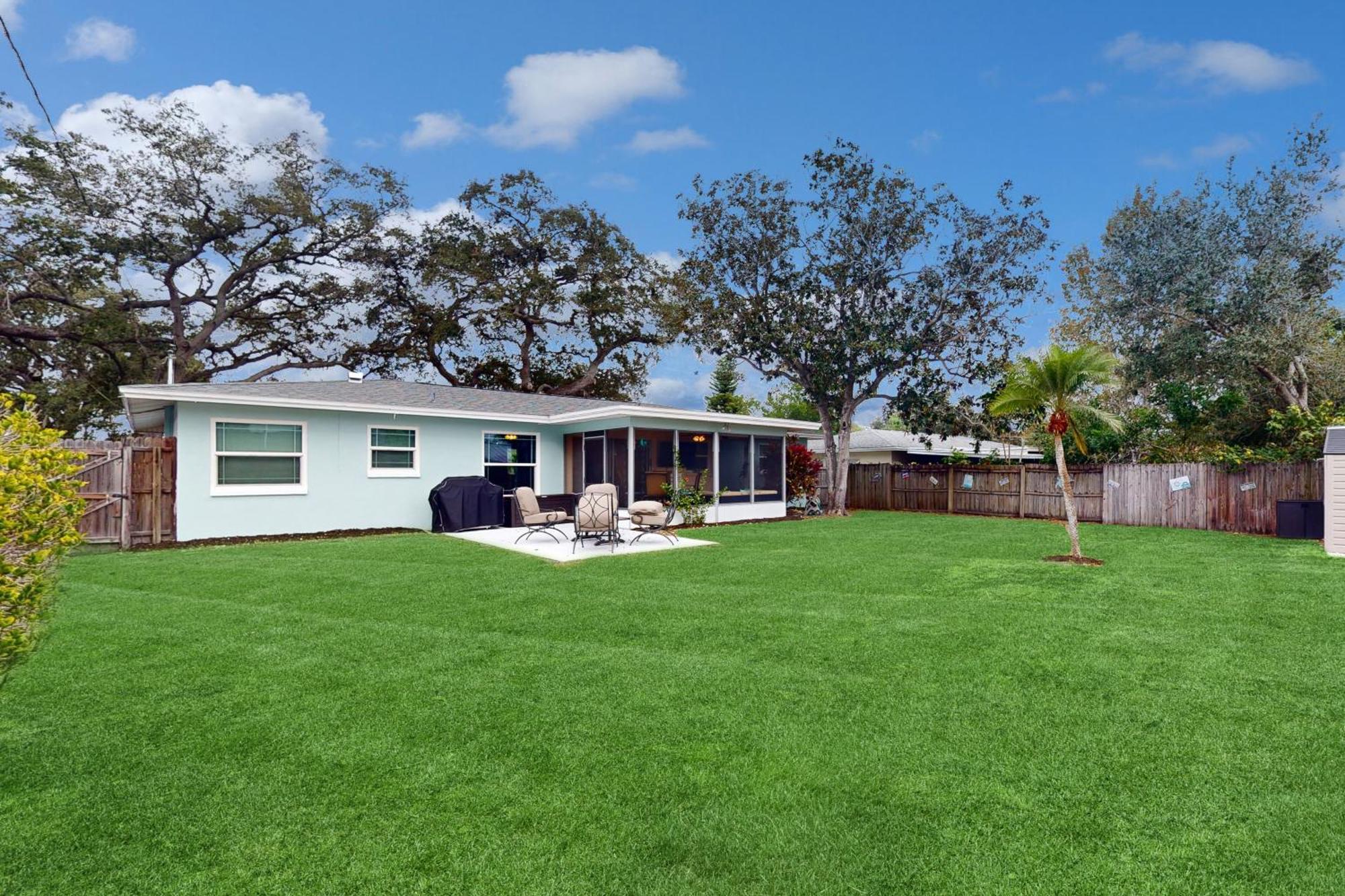 Relax In Retro Villa Clearwater Exterior photo