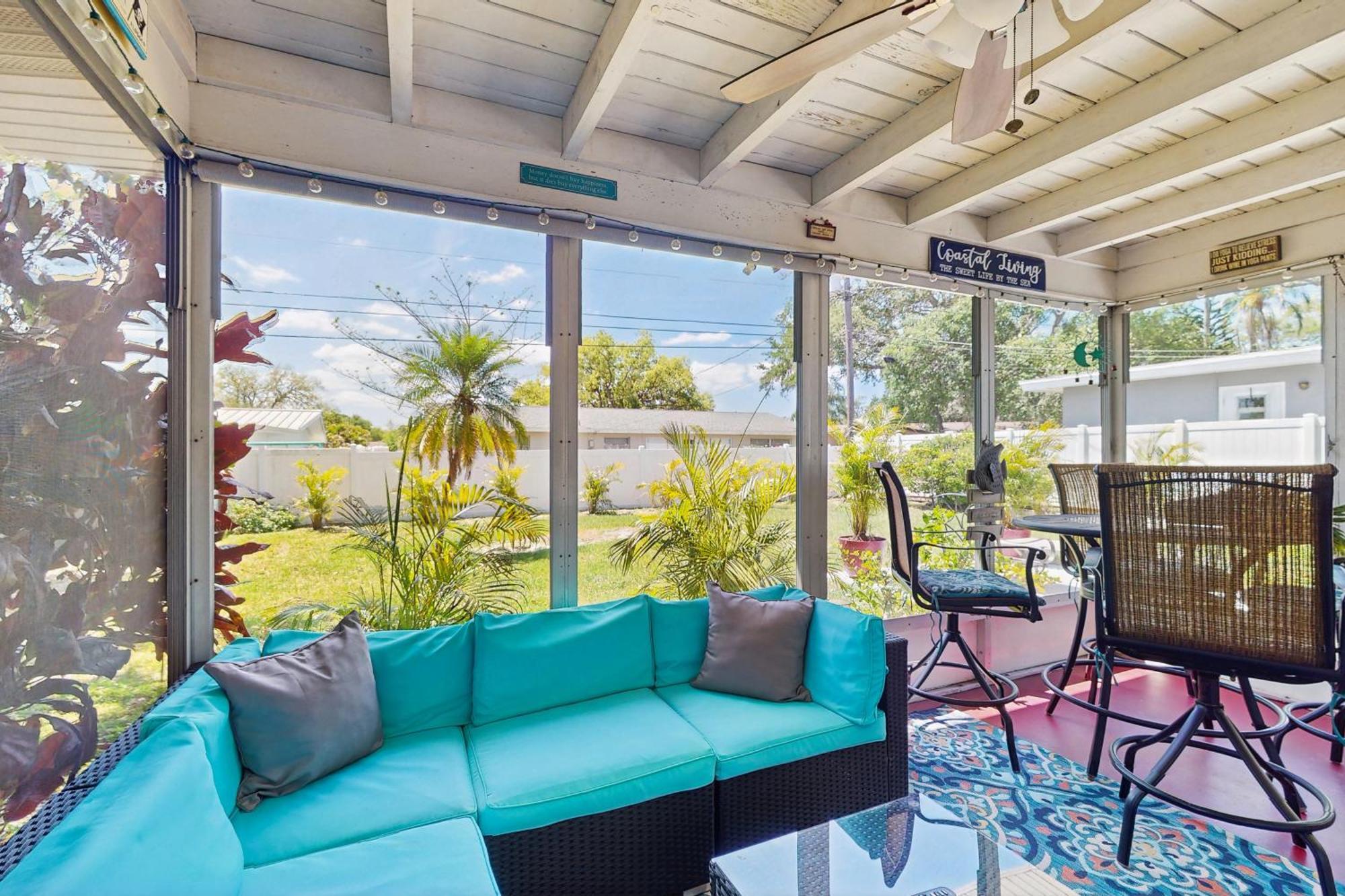 Relax In Retro Villa Clearwater Exterior photo