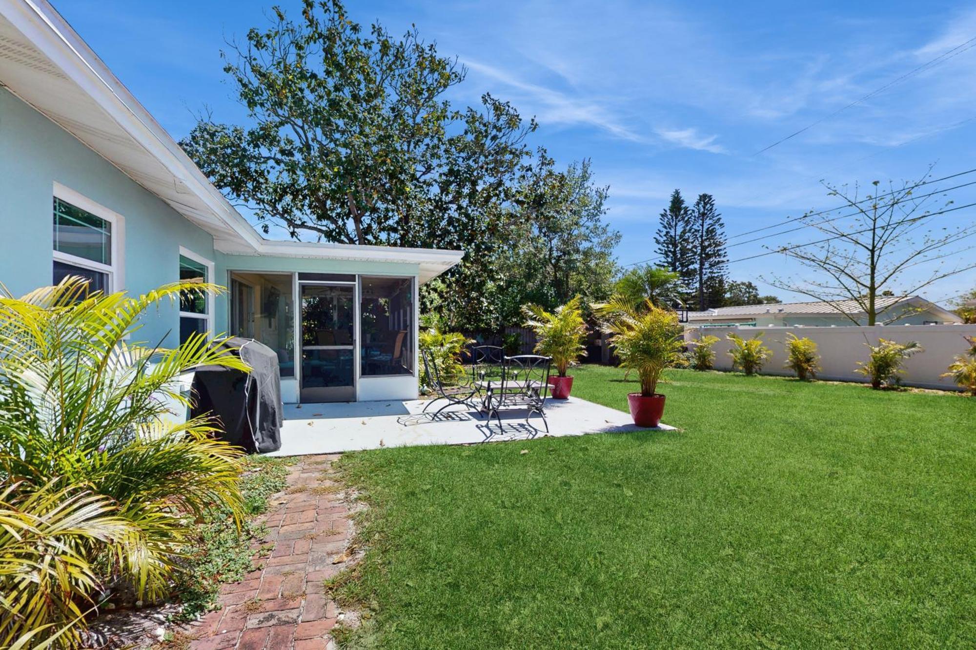 Relax In Retro Villa Clearwater Exterior photo